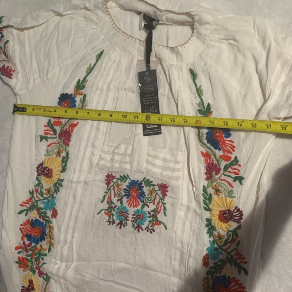Tru Luxe Jeans Cream Tunic with Colorful Embroidery - Picture 14 of 14
